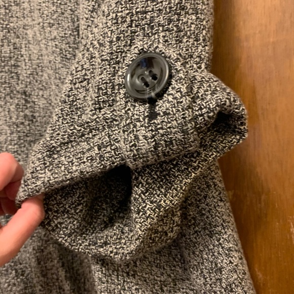 Tweed short sleeve blazer... so beautiful on! - Picture 5 of 5